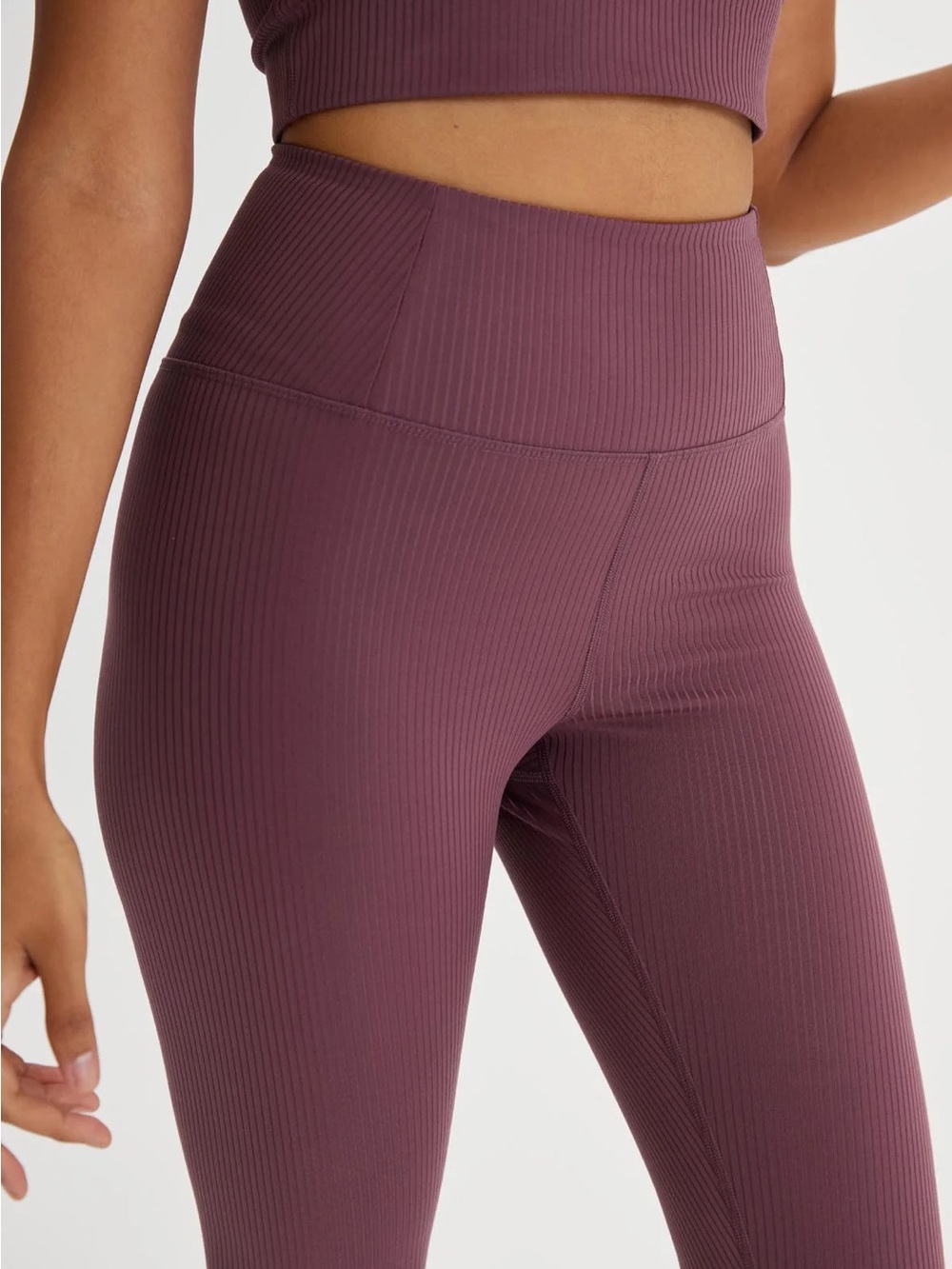 Ribbed Compression Set In Goji View 3
